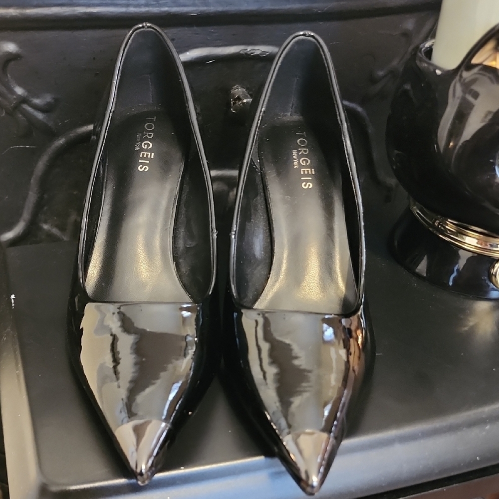 Torgeis Black Patent Leather Cap Toe Pumps Size 8 Classic Heels